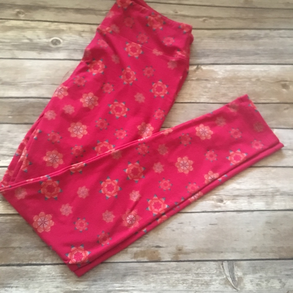 NWOT LulaRoe OS leggings